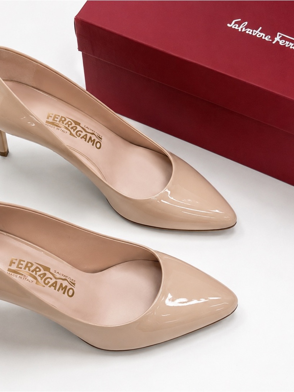Salvatore Ferragamo Heels 9.5. Patent Nude